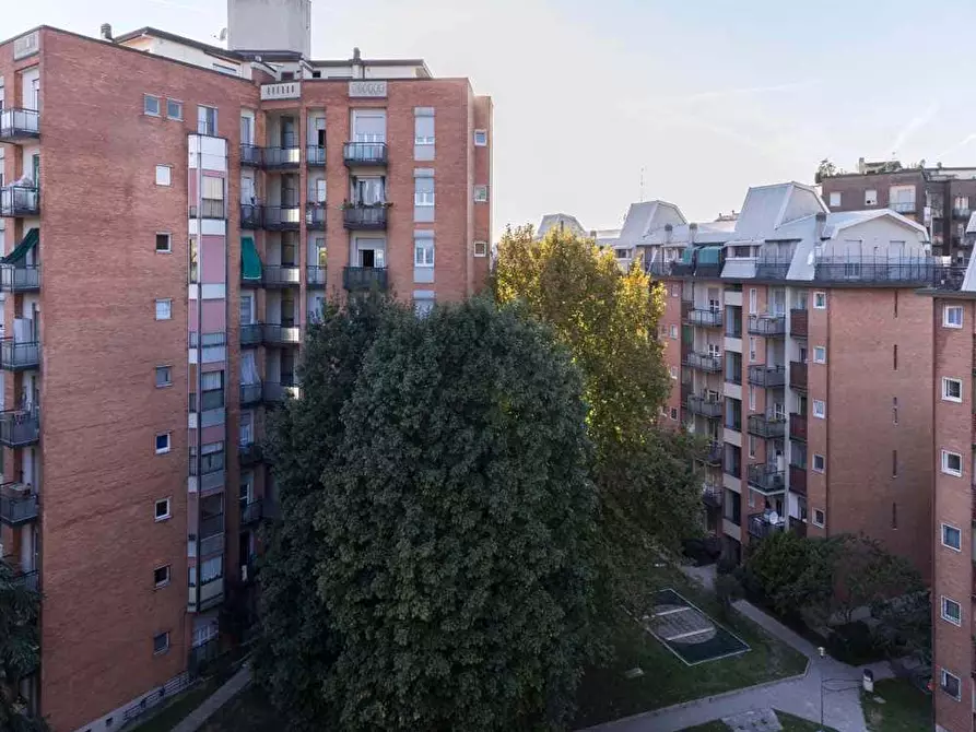 Immagine 13 di Camera in affitto  in Via delle Acacie5 a Buccinasco