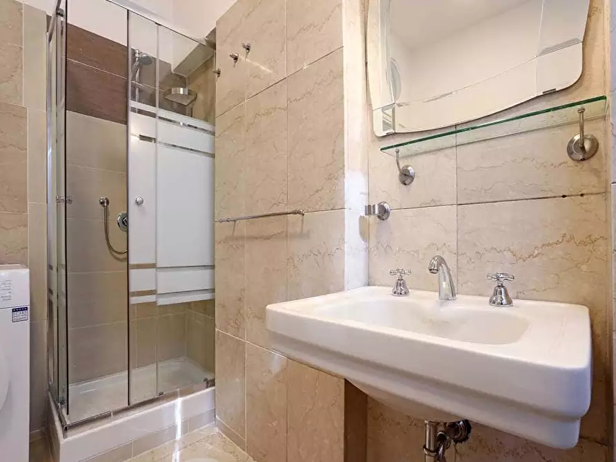 Immagine 34 di Camera in affitto  in Via Rodolfo Lanciani1 a Roma