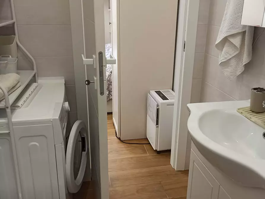 Immagine 6 di Appartamento in affitto  in Via Castell'Umberto27 a Roma