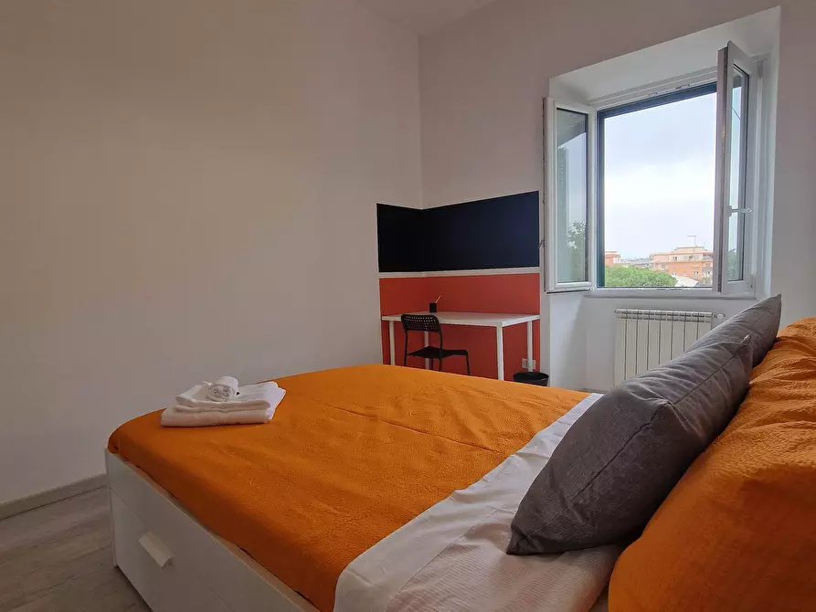 Immagine 3 di Camera in affitto  in Via Ostiense343 a Roma