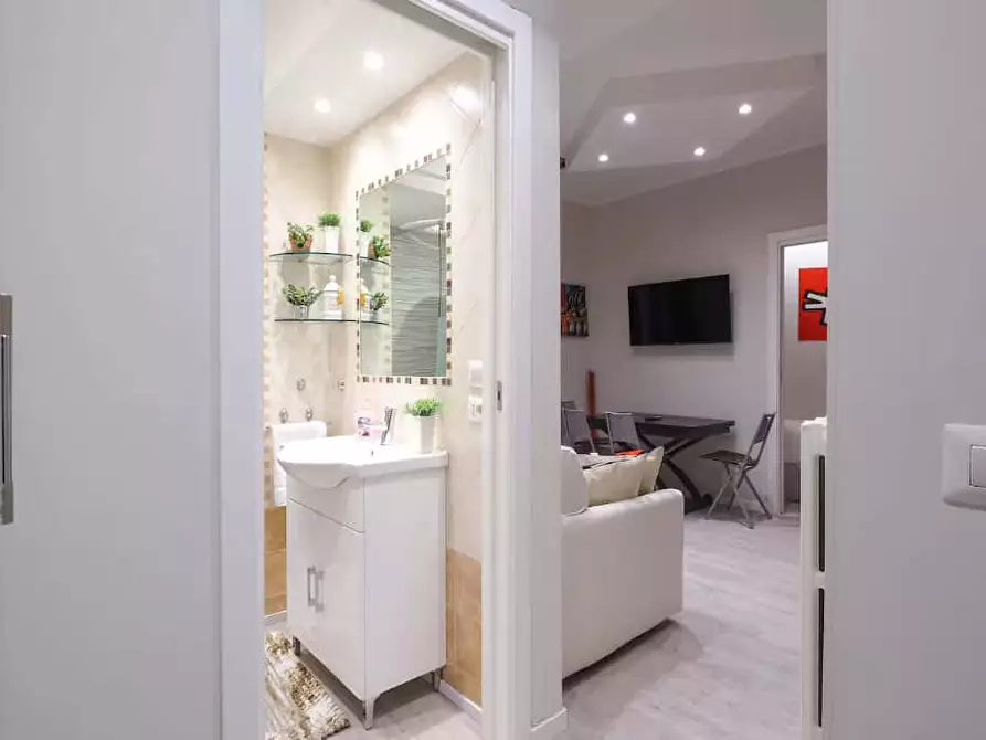 Immagine 13 di Appartamento in affitto  in Via San Calocero27 a Milano