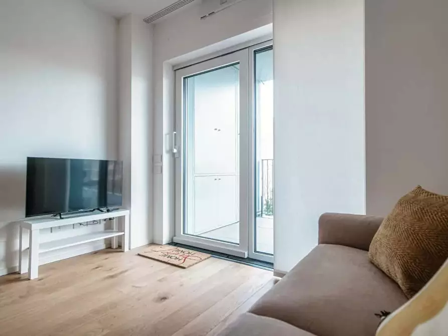 Immagine 21 di Appartamento in affitto  in Via Corrado e Giulio Venini a Como