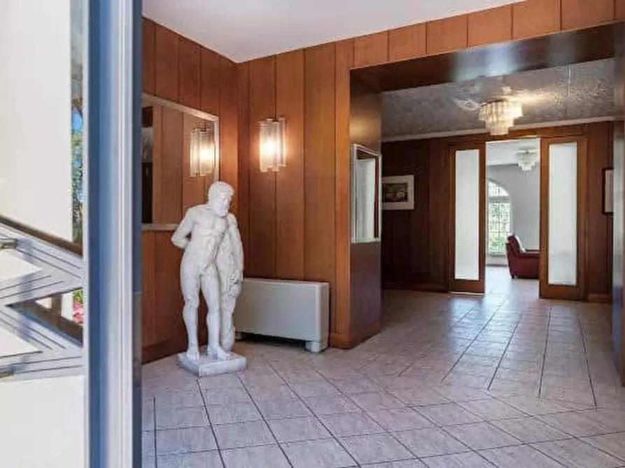 Immagine 11 di Appartamento in affitto  in Via della Camilluccia180 a Roma