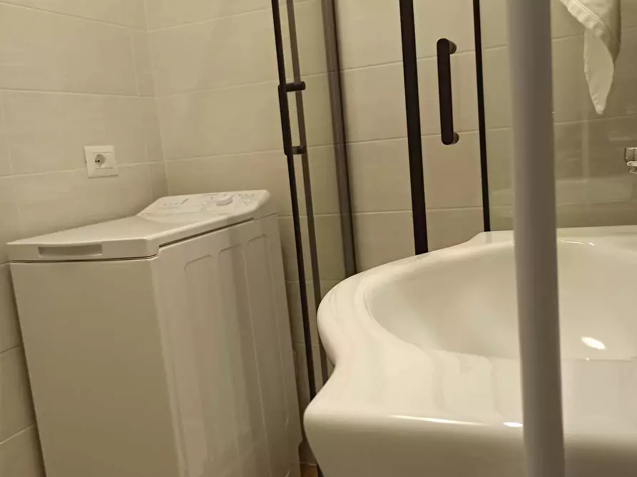 Immagine 2 di Appartamento in affitto  in Via Castell'Umberto27 a Roma