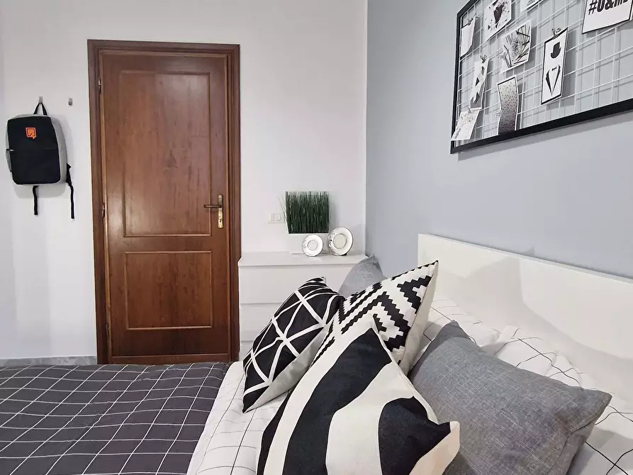 Immagine 4 di Camera in affitto  in Via Cerveteri13 a Roma