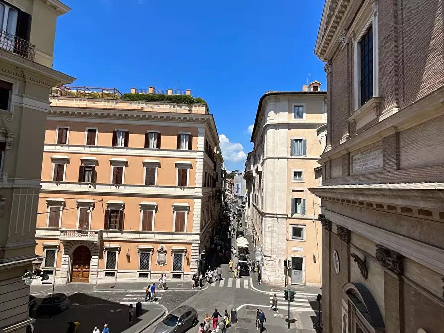 Immagine 35 di Appartamento in affitto  in Via di Sant'Andrea delle Fratte a Roma