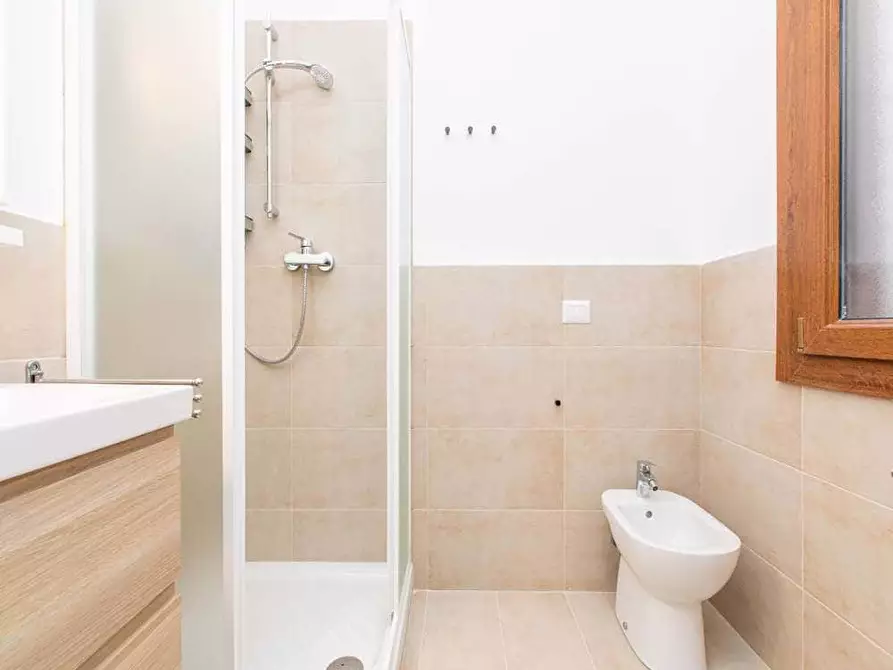 Immagine 29 di Camera in affitto  in Viale Sondrio7 a Milano