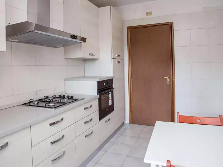 Immagine 11 di Camera in affitto  in Via Nicola Romeo a Milano