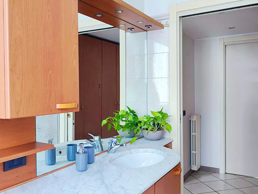 Immagine 13 di Appartamento in affitto  in Via Novara a Milano