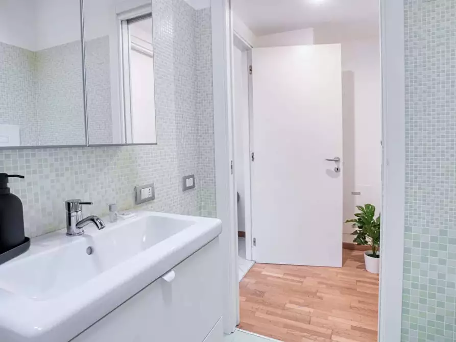 Immagine 23 di Appartamento in affitto  in Via Michelangelo Buonarroti9 a Milano