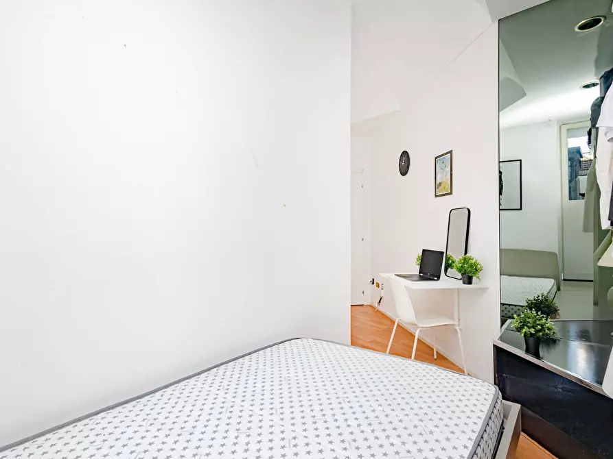 Immagine 4 di Camera in affitto  in Via Cesare Battisti13 a Milano