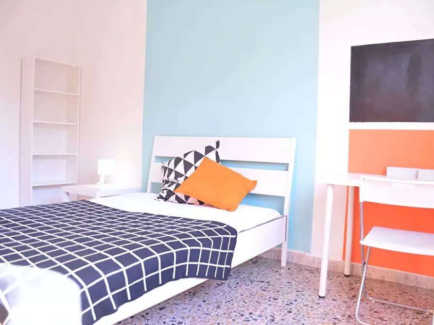 Immagine 1 di Camera in affitto  in Via Is Mirrionis87 a Cagliari