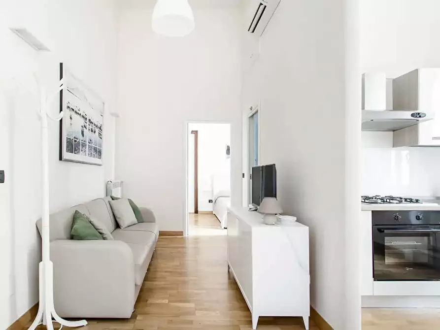 Immagine 1 di Appartamento in affitto  in Via Enrico Alvino1 a Napoli