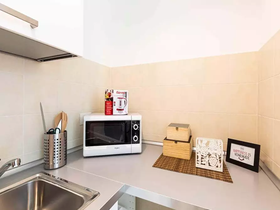 Immagine 26 di Camera in affitto  in Via Gardone5 a Milano