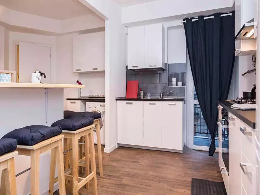 Immagine 38 di Camera in affitto  in Via Antonio Canova25 a Milano