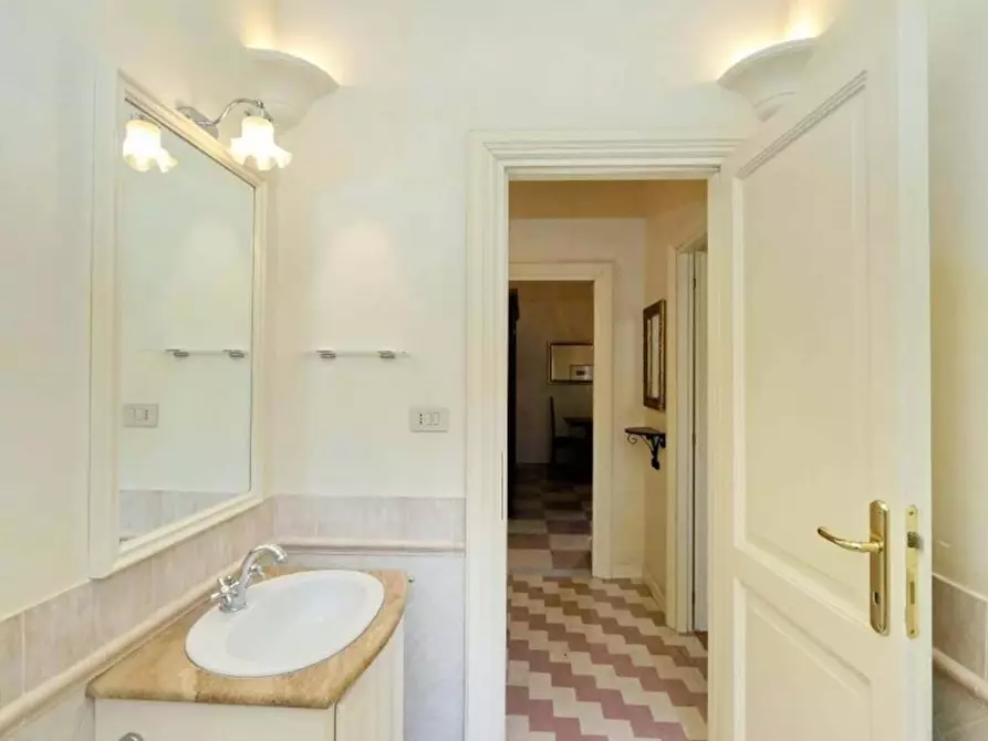 Immagine 8 di Appartamento in affitto  in Borgo Vittorio41 a Roma
