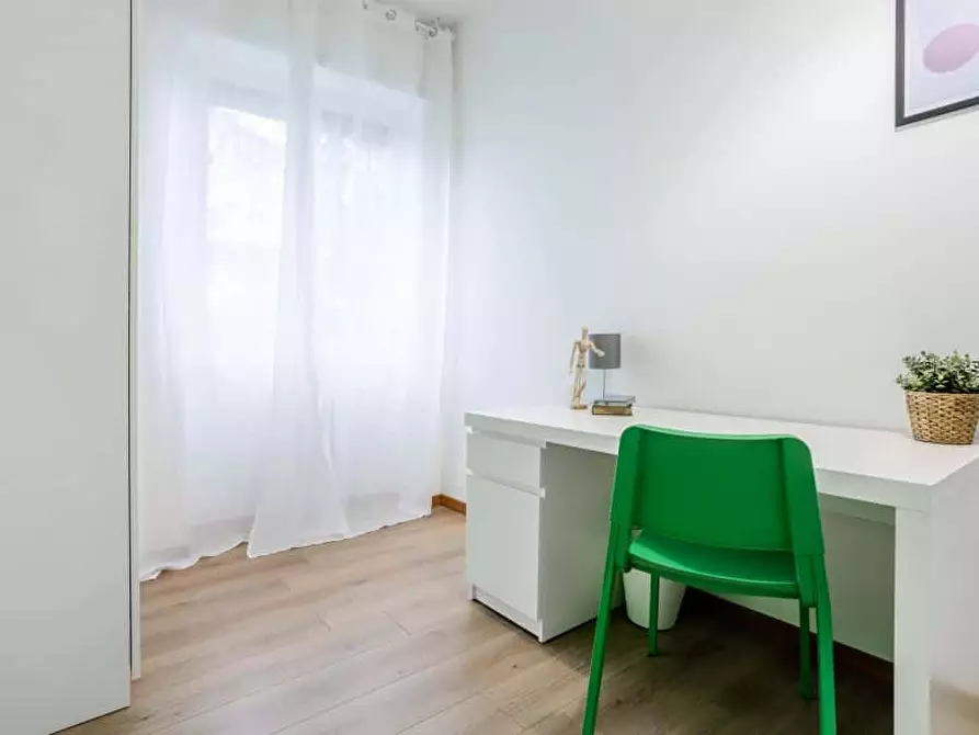 Immagine 3 di Camera in affitto  in Via Tavazzano10 a Milano