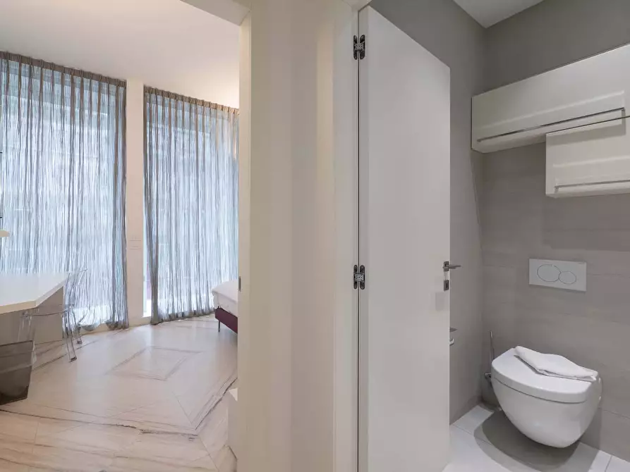 Immagine 26 di Appartamento in affitto  in Corso Europa10 a Milano