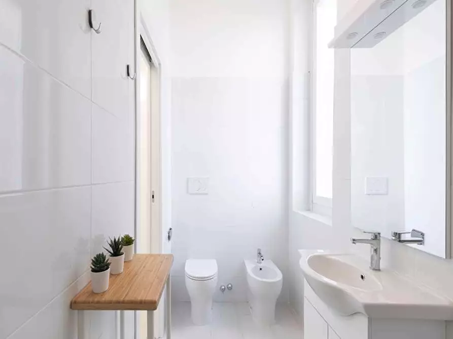 Immagine 12 di Camera in affitto  in Via Cadibona9 a Milano