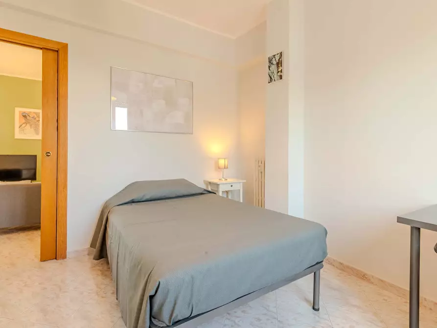 Immagine 9 di Appartamento in affitto  in Via Acaia24 a Roma