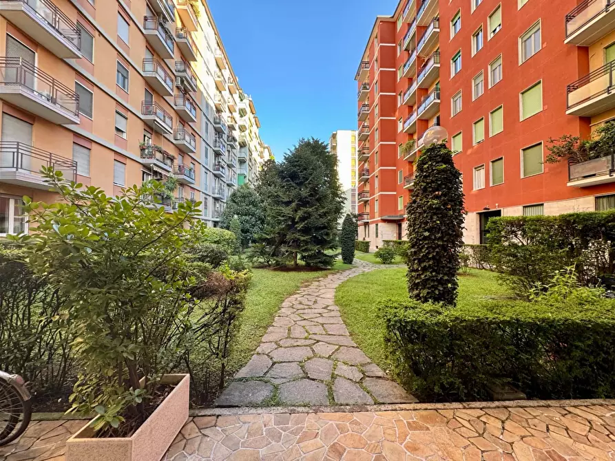 Immagine 14 di Camera in affitto  in Via Francesco Caracciolo26 a Milano
