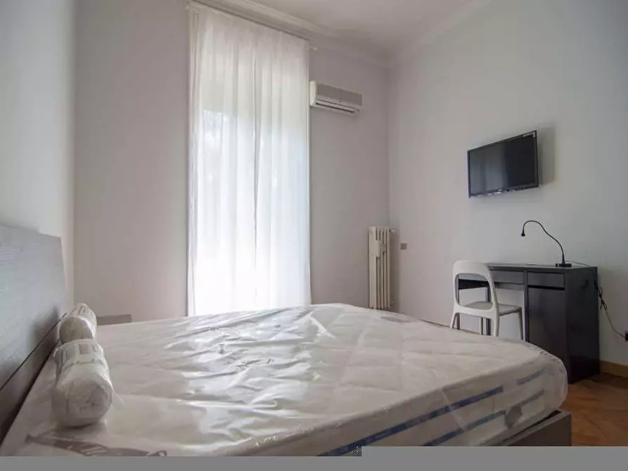 Immagine 1 di Camera in affitto  in Piazzale Susa11 a Milano
