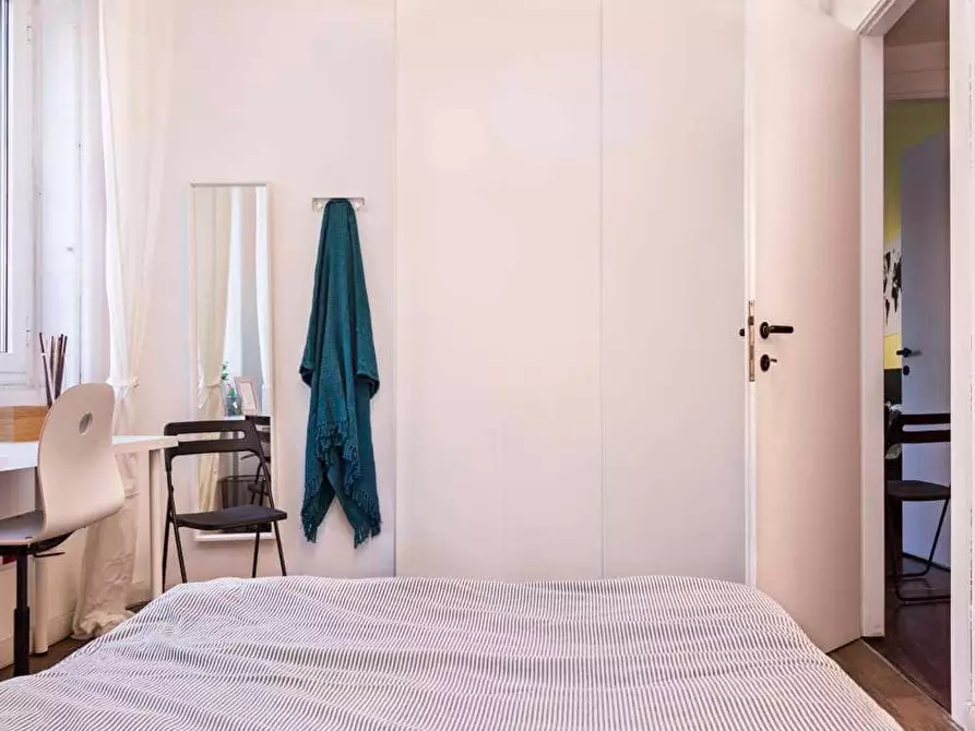 Immagine 1 di Camera in affitto  in Via Antonio Canova25 a Milano