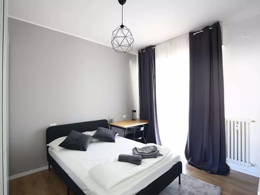 Immagine 1 di Camera in affitto  in Via Benjamin Constant6 a Milano