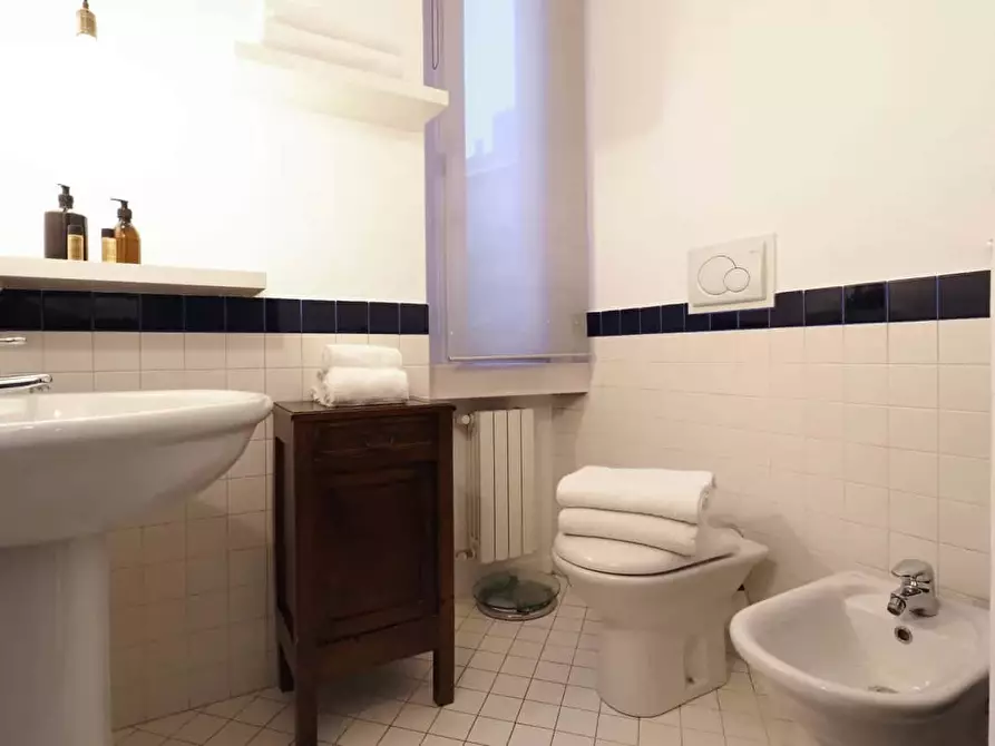 Immagine 30 di Appartamento in affitto  in Via Caccialepori41 a Milano