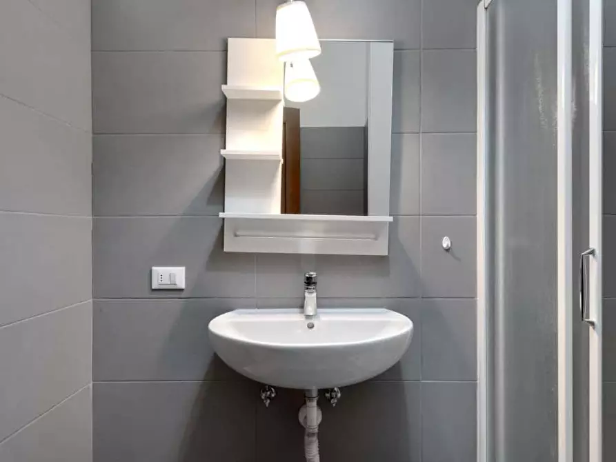 Immagine 13 di Camera in affitto  in Via Curtatone14 a Milano