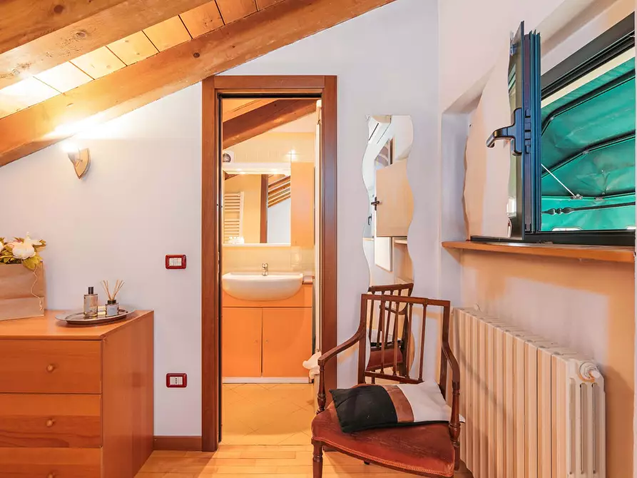 Immagine 34 di Appartamento in affitto  in Via Coluccio Salutati a Milano