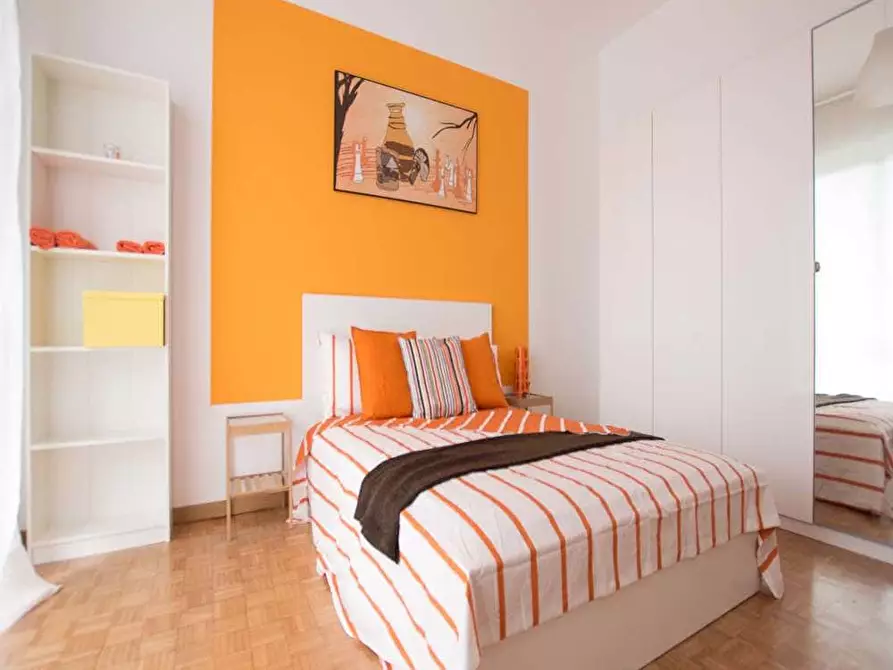 Immagine 4 di Camera in affitto  in Via Alfonso Capecelatro91 a Milano