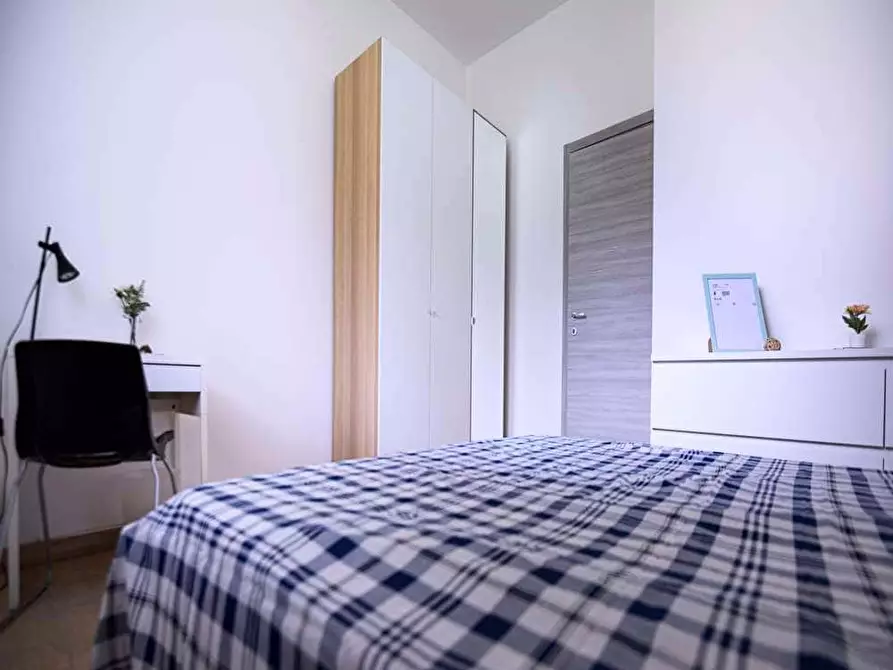 Immagine 5 di Camera in affitto  in Via Ippodromo9 a Milano