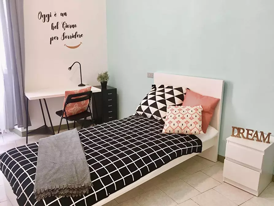 Immagine 1 di Camera in affitto  in Via del Ponte Rosso13 a Firenze