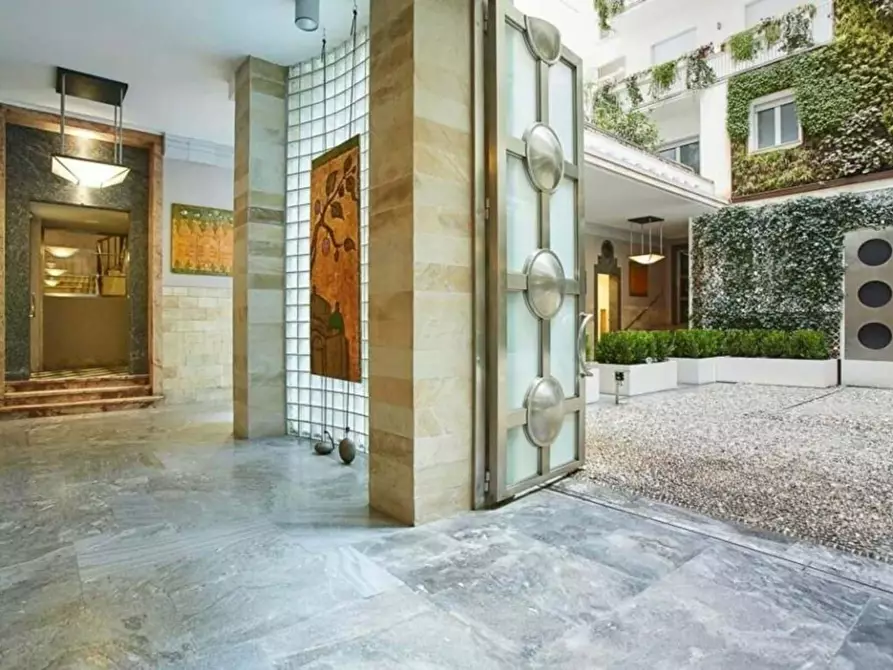 Immagine 9 di Appartamento in affitto  in Piazza Santa Maria Beltrade1 a Milano