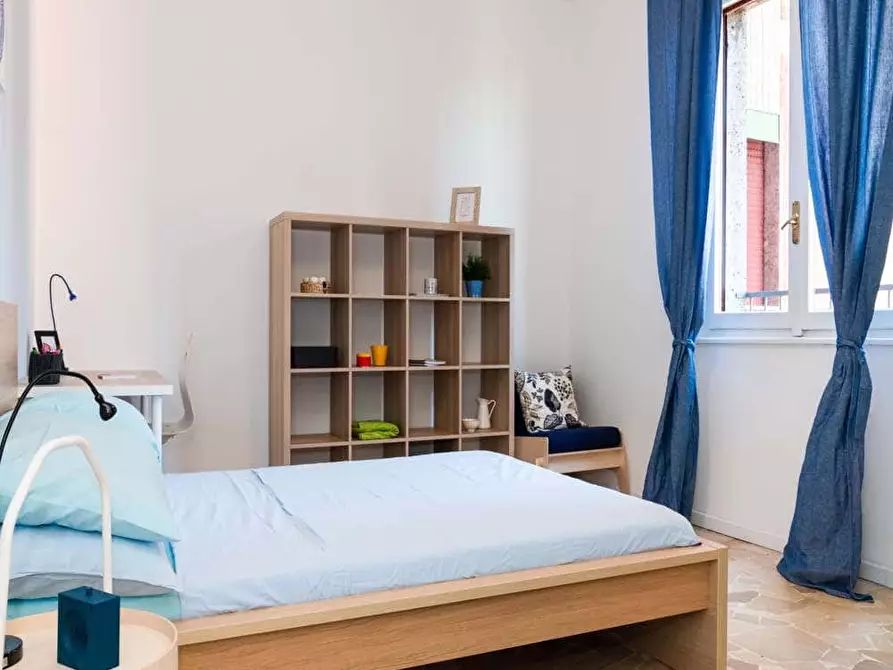 Immagine 10 di Camera in affitto  in Via Luigi Scrosati8 a Milano