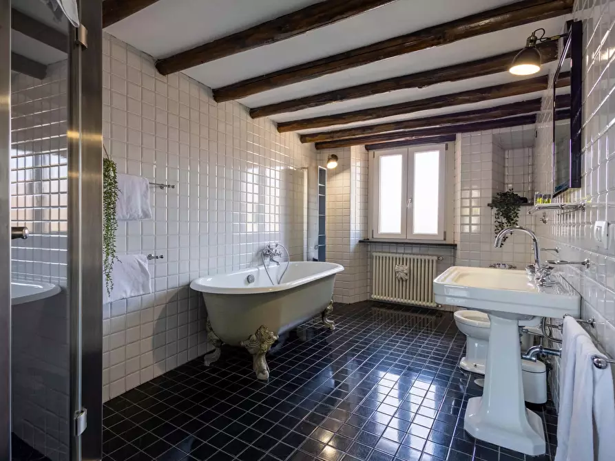 Immagine 49 di Appartamento in affitto  in Via Torino7 a Roma