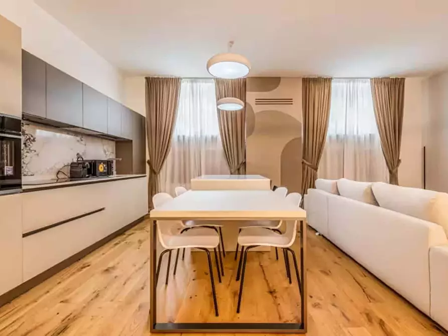 Immagine 1 di Appartamento in affitto  in Via Francesco Melzi d'Eril8 a Milano