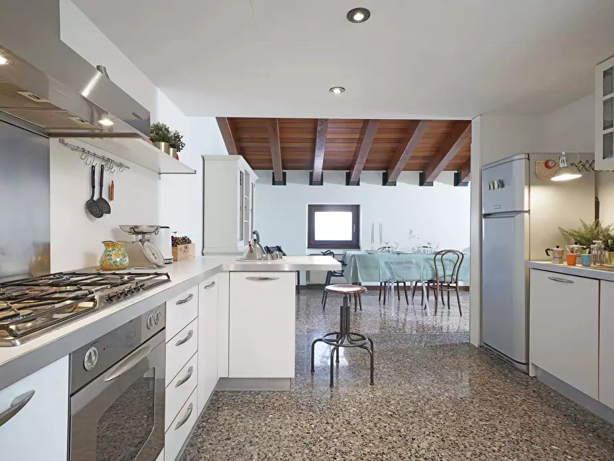 Immagine 10 di Appartamento in affitto  in Via Castelletto4 a Peschiera Del Garda