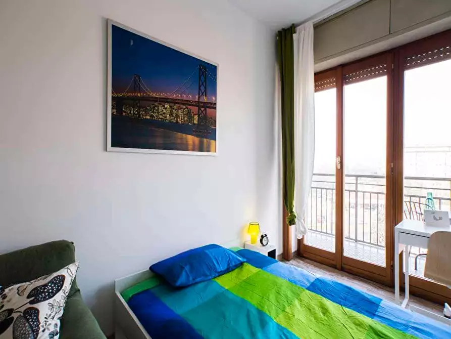 Immagine 2 di Camera in affitto  in Piazza Carlo Stuparich8 a Milano
