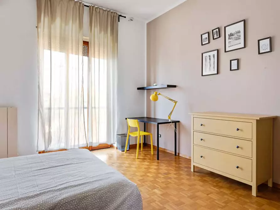 Immagine 2 di Camera in affitto  in Via Curtatone14 a Milano
