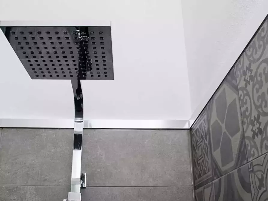 Immagine 21 di Appartamento in affitto  in Via Coloniola a Como