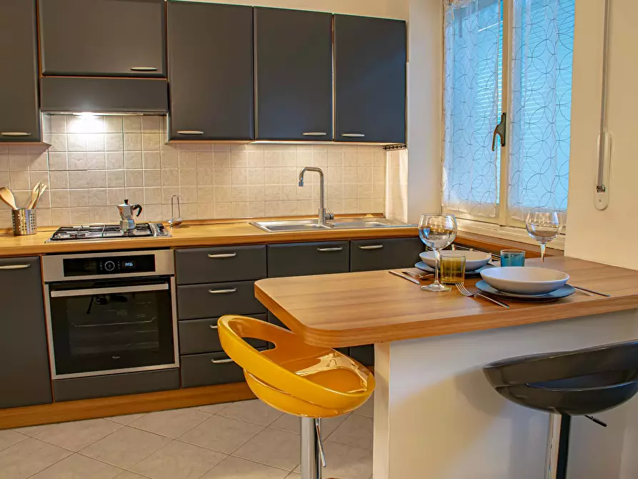 Immagine 7 di Appartamento in affitto  in Via Albano74 a Roma