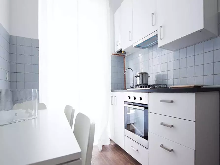 Immagine 10 di Camera in affitto  in Via Alfonso Capecelatro91 a Milano