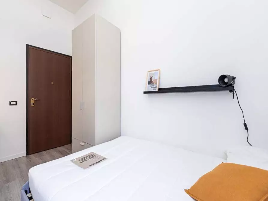 Immagine 6 di Camera in affitto  in Viale Col di Lana6 a Milano