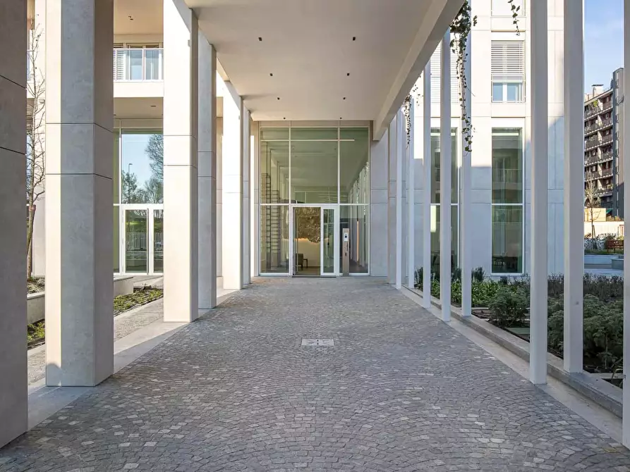 Immagine 43 di Appartamento in affitto  in Via Stresa22 a Milano