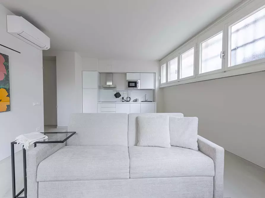 Immagine 10 di Appartamento in affitto  in Via Francesco Melzi d'Eril26 a Milano