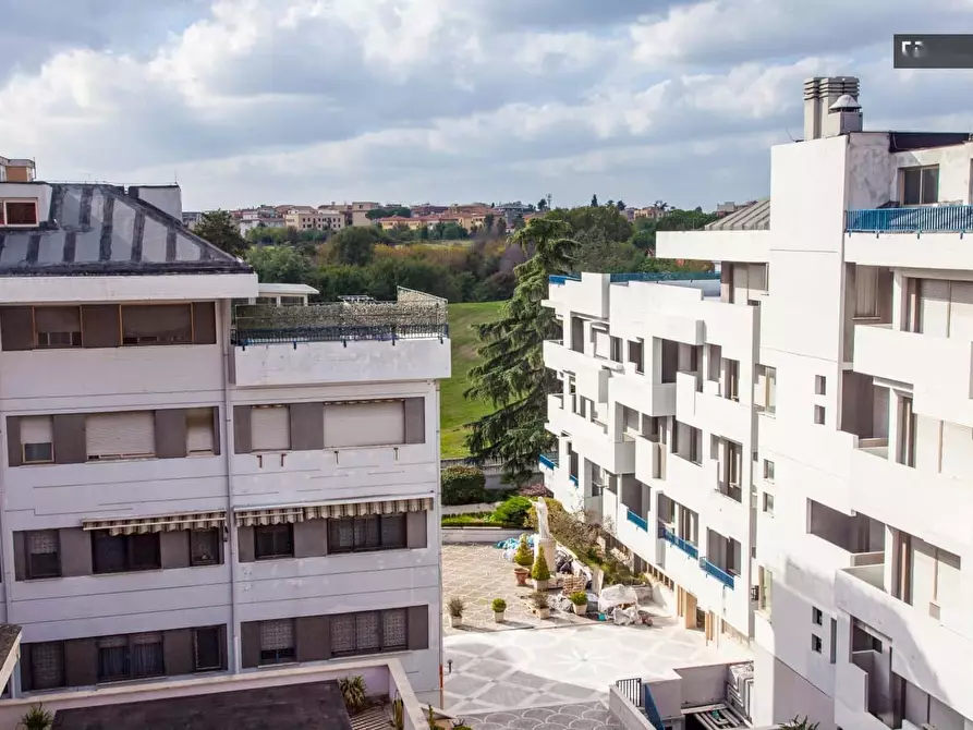 Immagine 6 di Camera in affitto  in Viale Jonio2 a Roma