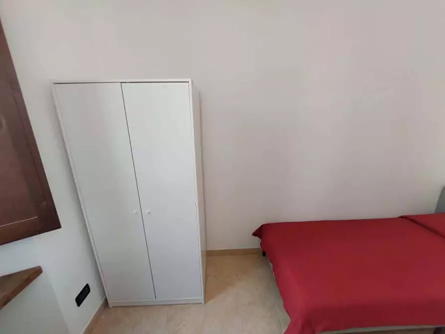 Immagine 2 di Camera in affitto  in Via Giuseppe la Farina47 a Firenze