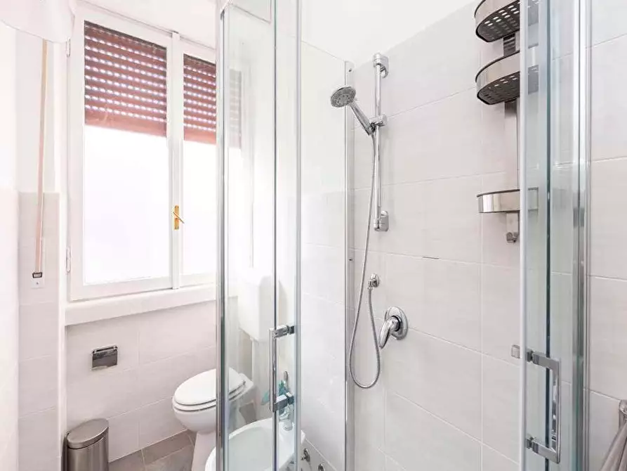 Immagine 18 di Camera in affitto  in Viale Lucania30 a Milano